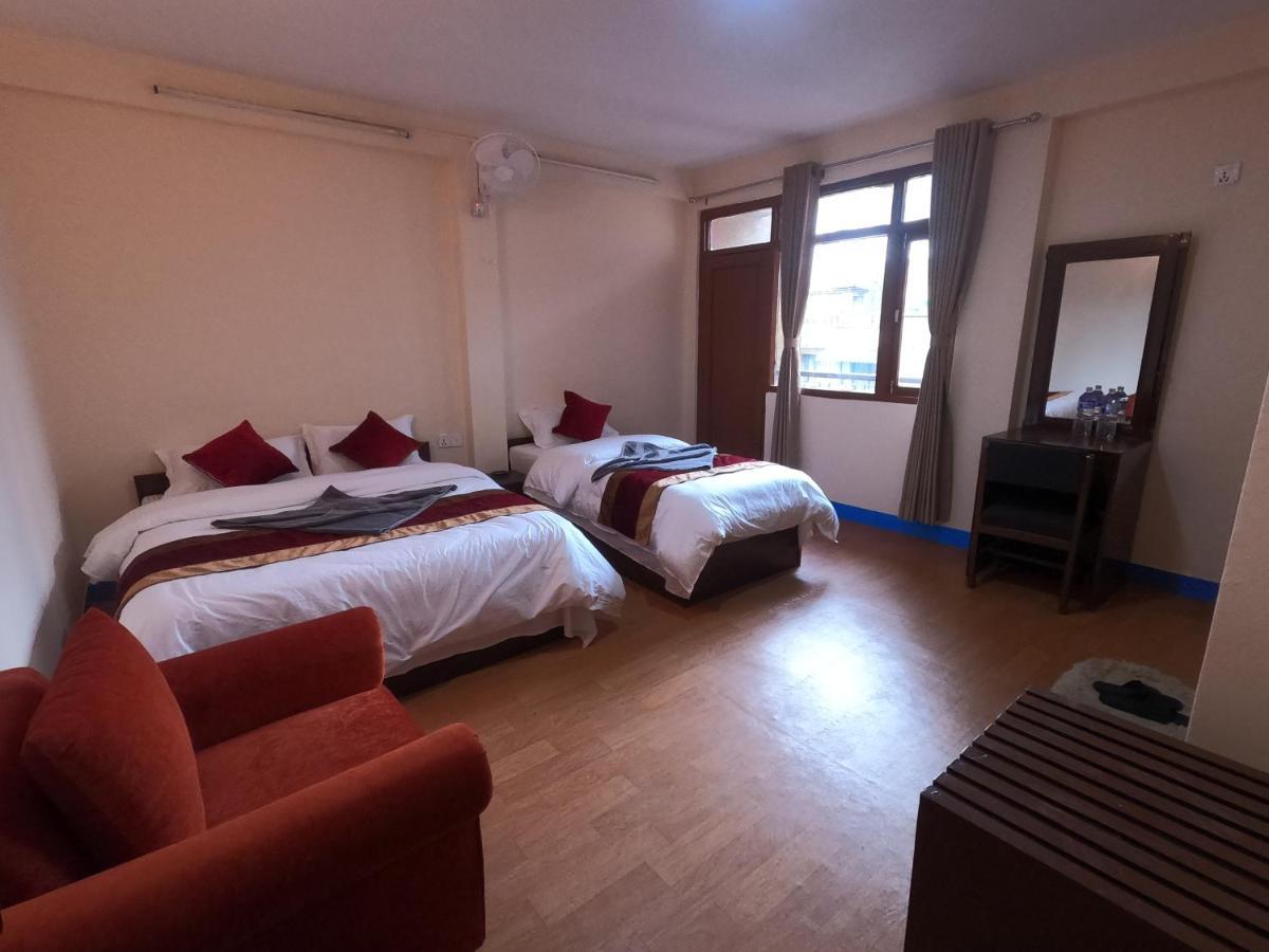 Hotel Silver Jubilee Kathmandu Bagian luar foto