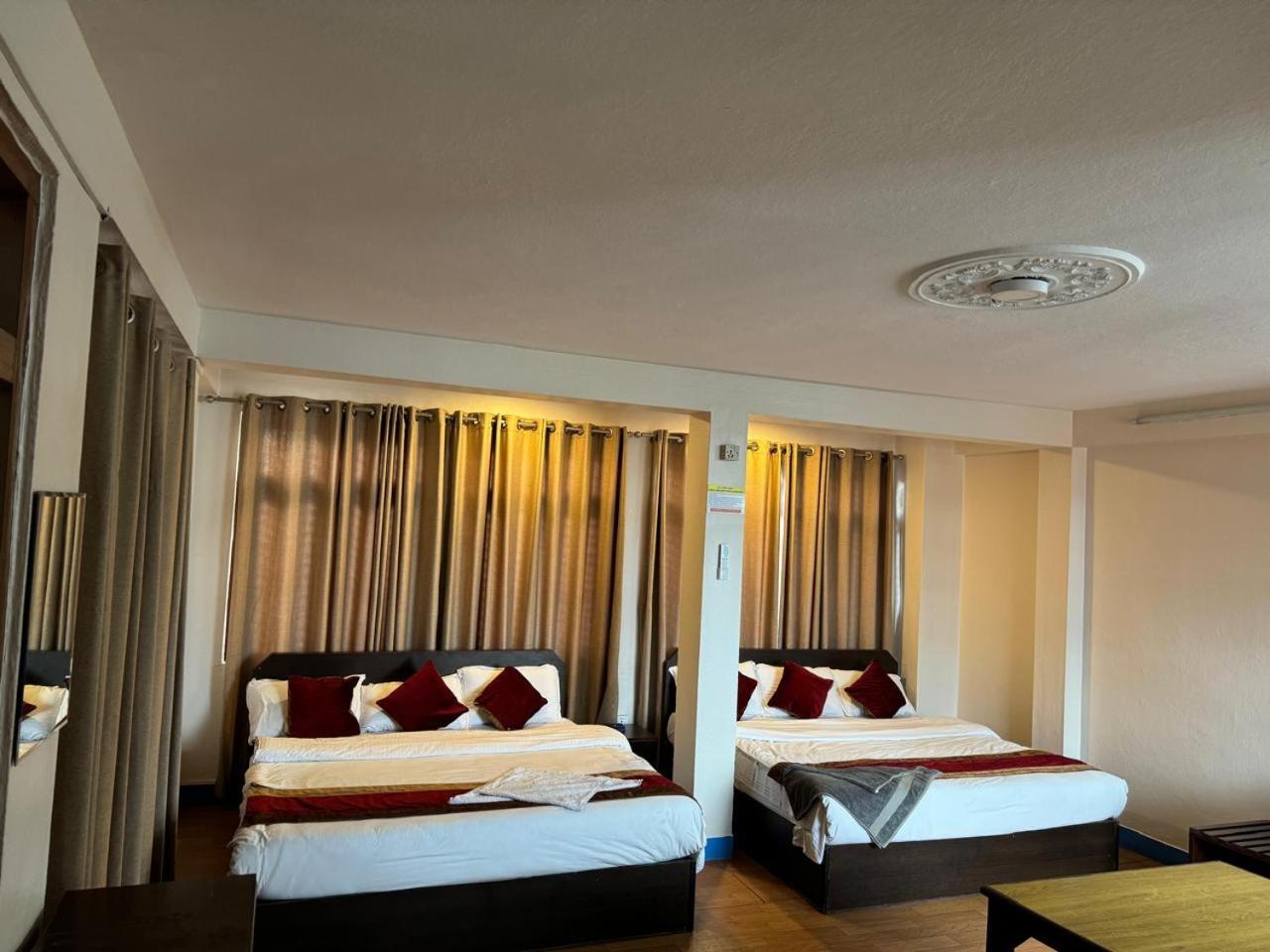 Hotel Silver Jubilee Kathmandu Bagian luar foto