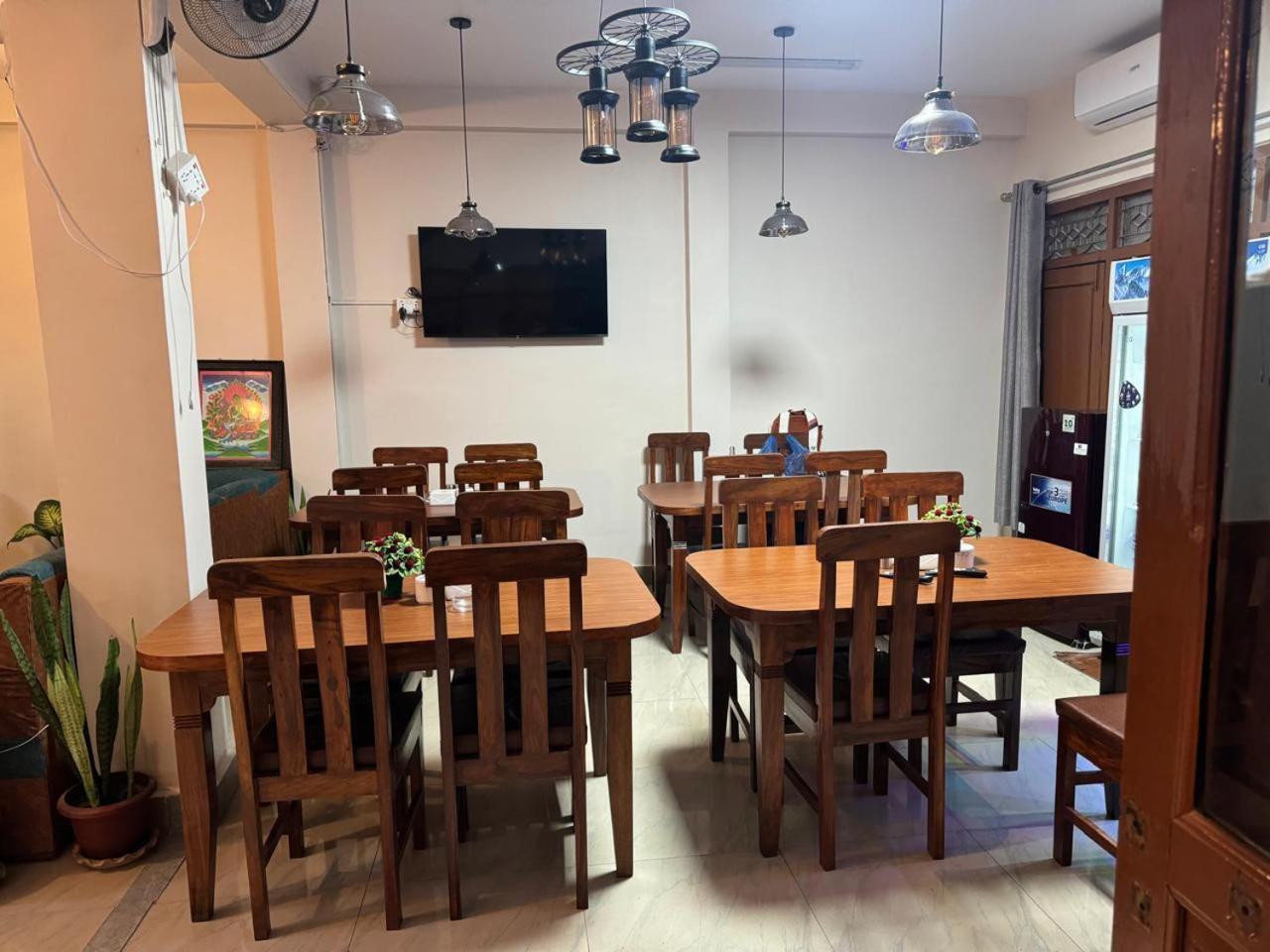 Hotel Silver Jubilee Kathmandu Bagian luar foto