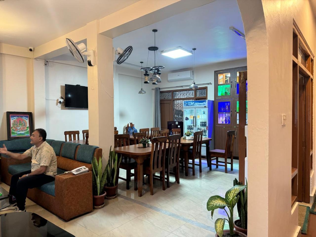 Hotel Silver Jubilee Kathmandu Bagian luar foto